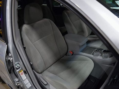 Used 2013 Toyota Highlander SE image 23