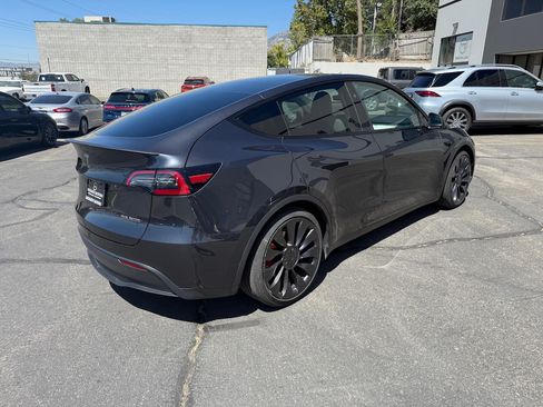 Used 2024 Tesla Model Y Performance image 5