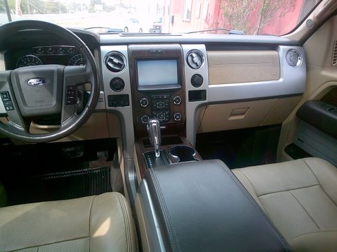 Used 2013 Ford F150 Lariat image 16