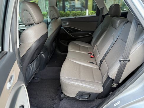 Used 2015 Hyundai Santa Fe GLS image 12