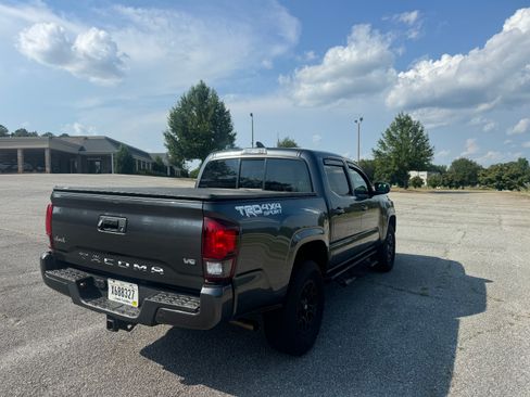 Used 2021 Toyota Tacoma 4x4 Double Cab image 6