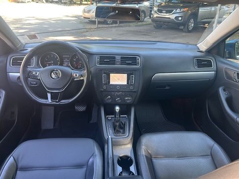 Used 2015 Volkswagen Jetta SE Sedan FWD image 23
