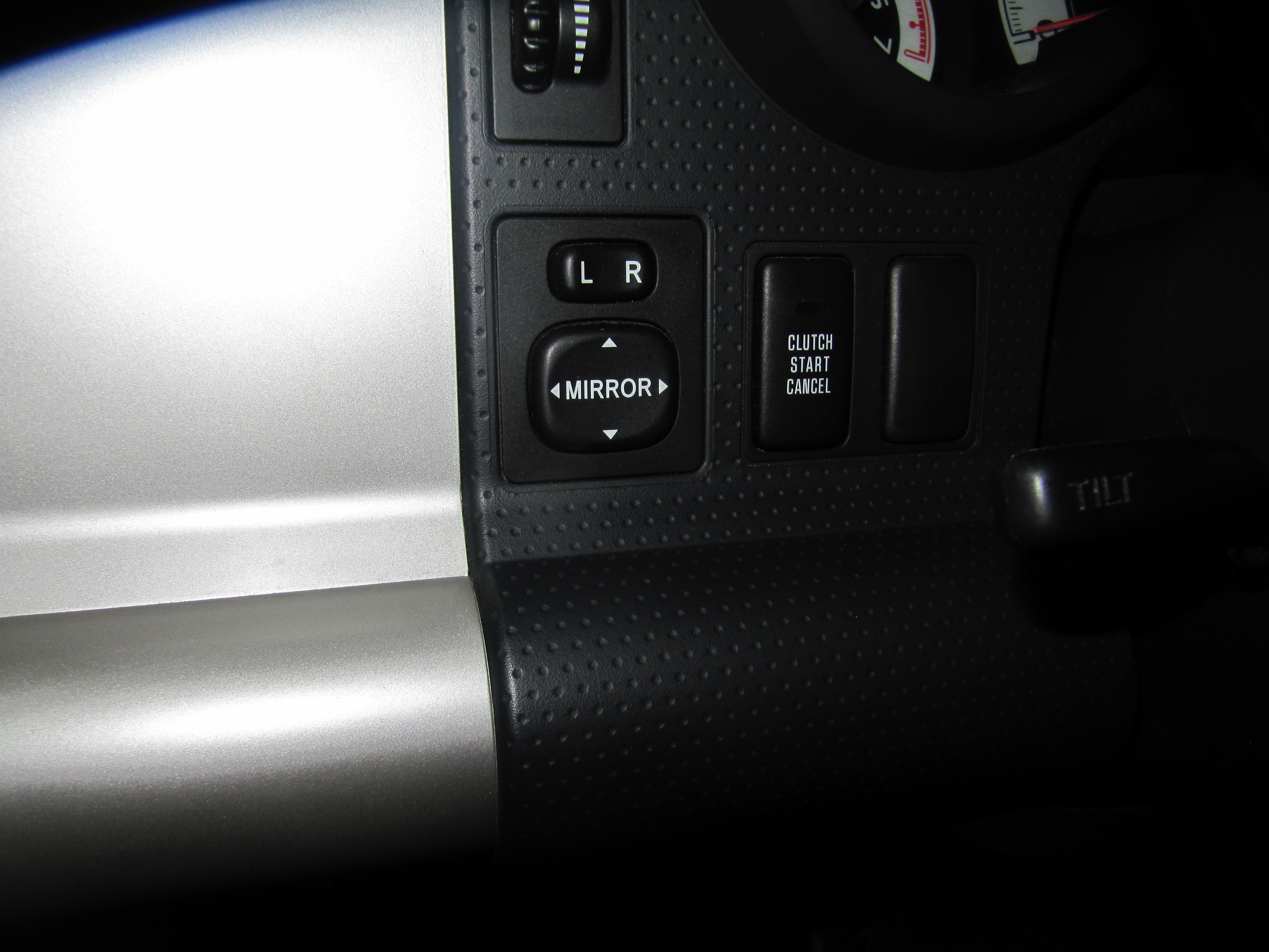 Used 2007 Toyota FJ Cruiser AWD/4WD image 21