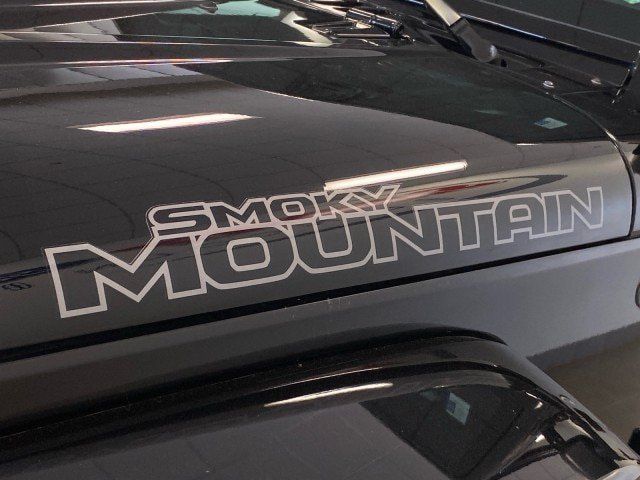 Used 2017 Jeep Wrangler Unlimited Sahara AWD/4WD image 9