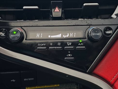 Used 2021 Toyota Camry XSE image 10