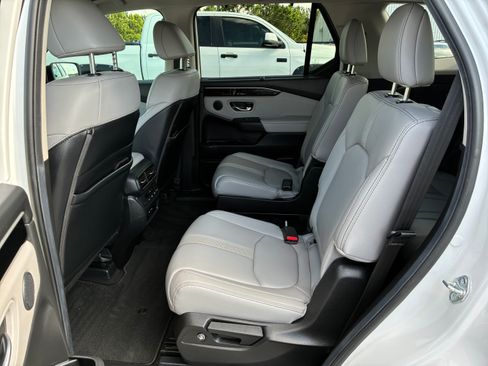 Used 2025 Honda Pilot EX-L image 25