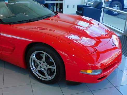 Used 1998 Chevrolet Corvette Stingray Convertible w/1LT image 7