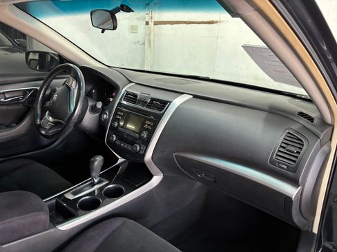 Used 2013 Nissan Altima 2.5 SV image 16