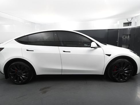 Used 2021 Tesla Model Y Performance image 6