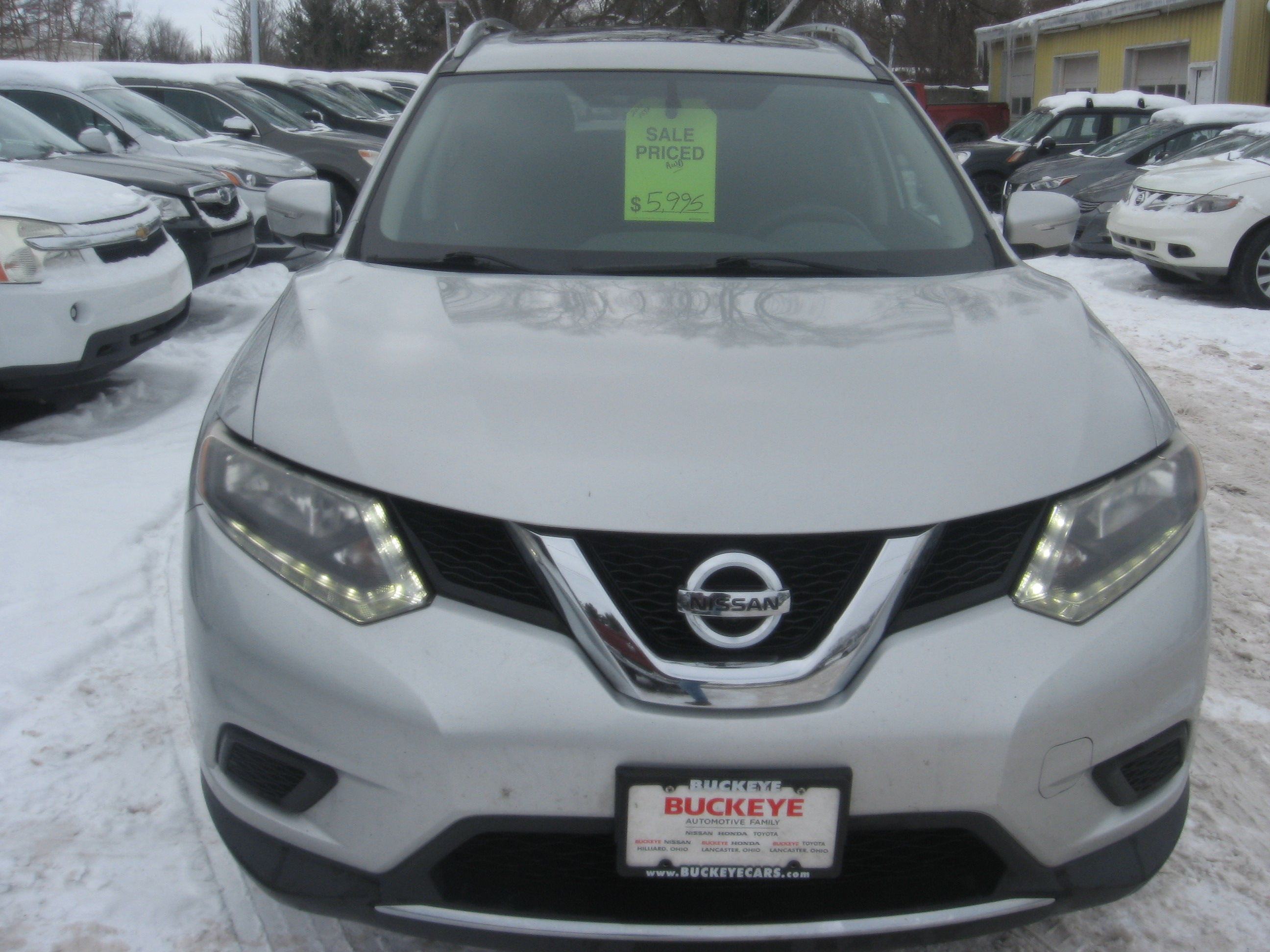Used 2015 Nissan Rogue SV AWD/4WD image 2