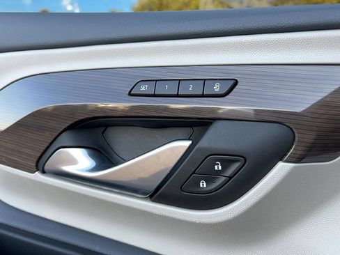 Used 2024 GMC Terrain Denali image 17