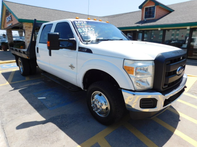 Used 2012 Ford F350 4x4 Crew Cab DRW Super Duty image 2