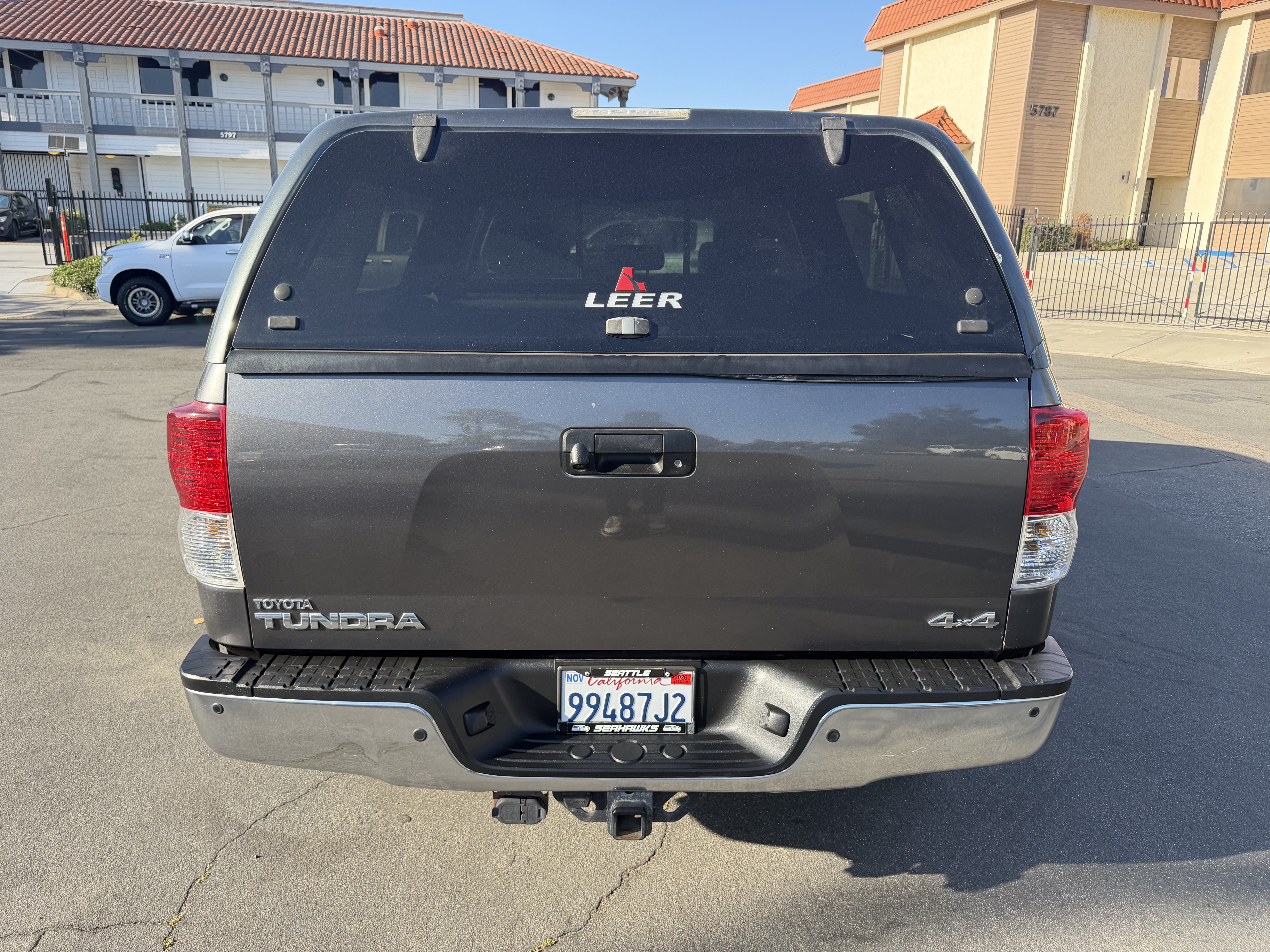 Used 2013 Toyota Tundra 4x4 CrewMax Platinum image 8
