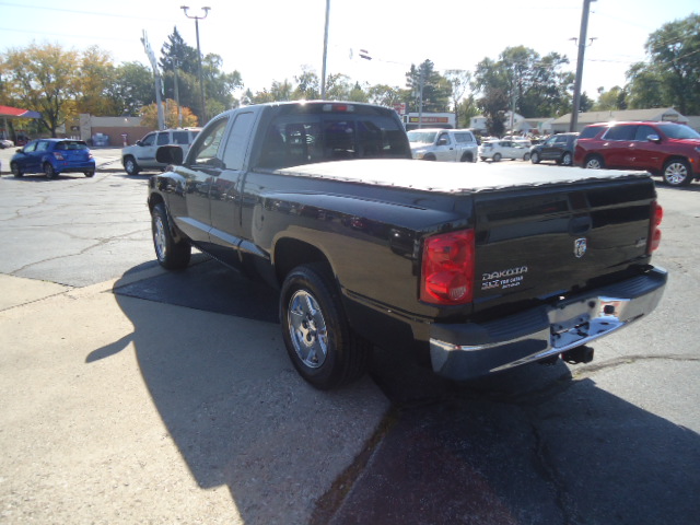 Used 2006 Dodge Dakota 2WD Club Cab SLT image 11