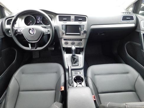 Used 2015 Volkswagen Golf SE image 3