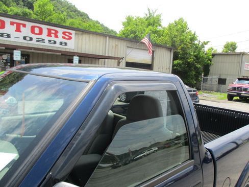 Used 2003 Chevrolet S10 Pickup 2WD Regular Cab image 9