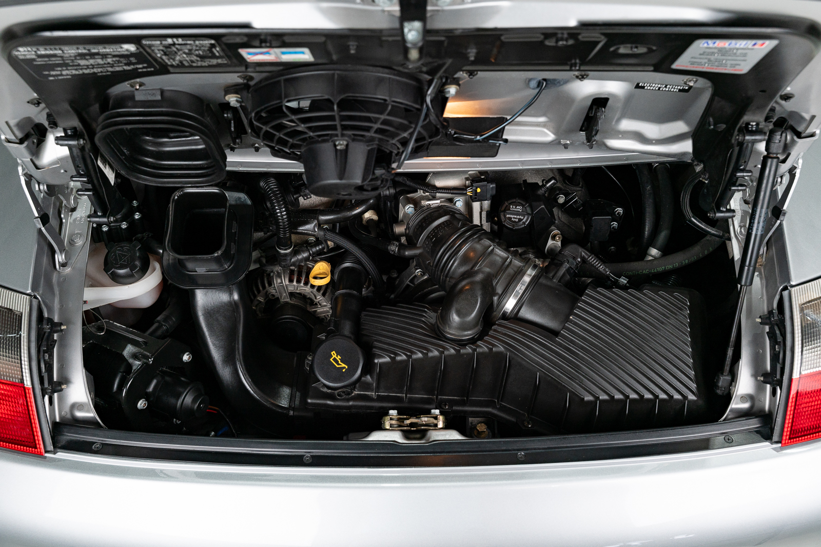 Used 2004 Porsche 911 40th Anniversary Coupe RWD image 75