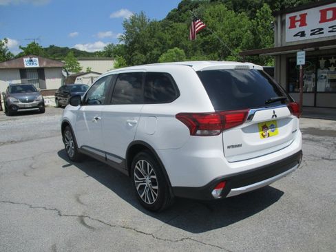Used 2016 Mitsubishi Outlander 4WD ES image 8