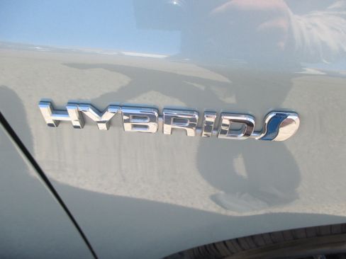 Used 2012 Toyota Prius Two image 8