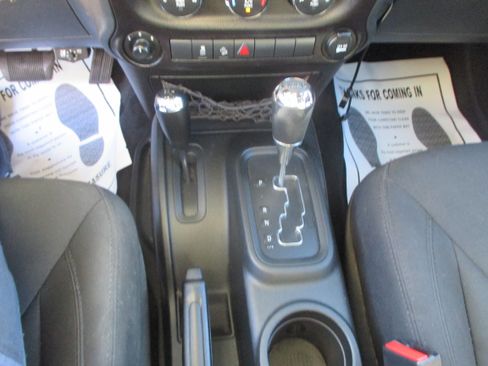 Used 2018 Jeep Wrangler Sport S image 7