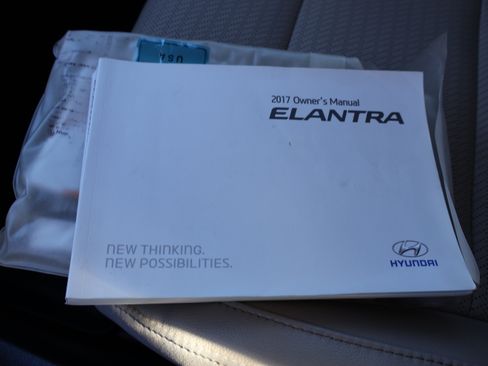 Used 2017 Hyundai Elantra Limited image 31