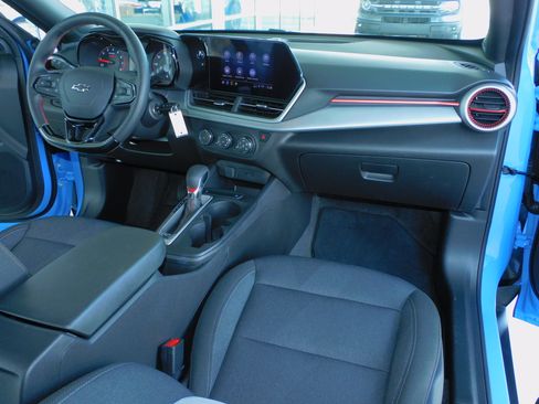 Used 2024 Chevrolet Trax RS image 4