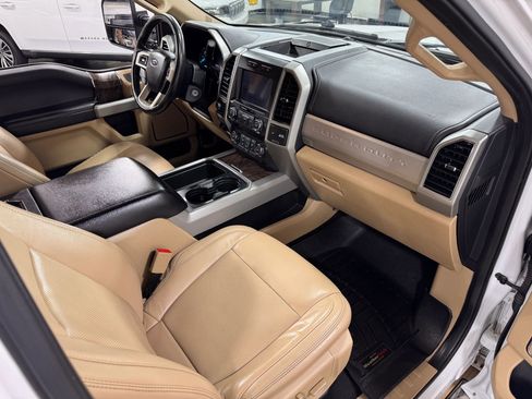 Used 2019 Ford F250 Lariat w/ Lariat Value Package image 21