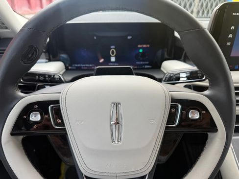 Used 2025 Lincoln Aviator 2WD Reserve image 10