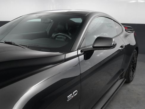 Used 2018 Ford Mustang GT Premium image 9