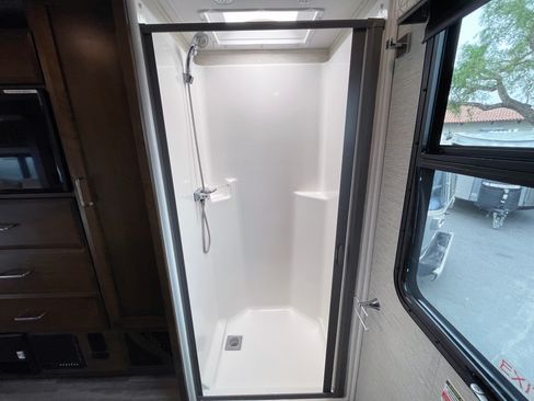 Used 2020 Mercedes-Benz Sprinter 4500 image 28