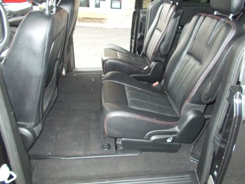 Used 2018 Dodge Grand Caravan GT FWD image 17