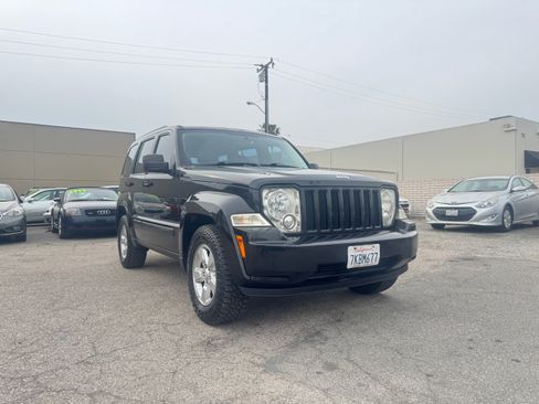 Used 2012 Jeep Liberty Sport image 11