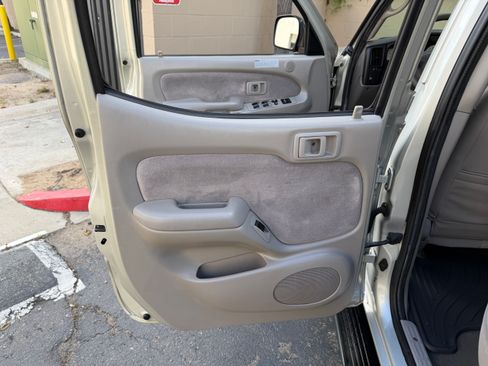 Used 2004 Toyota Tacoma TRD Off-Road image 25