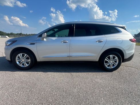 Used 2019 Buick Enclave Essence FWD image 4