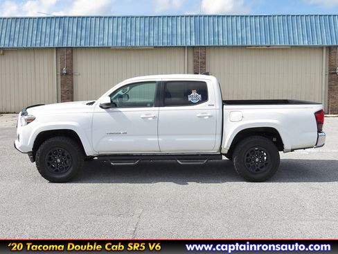 Used 2020 Toyota Tacoma SR5 image 15