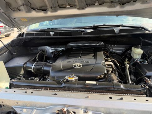Used 2011 Toyota Tundra 4x4 Double Cab image 11