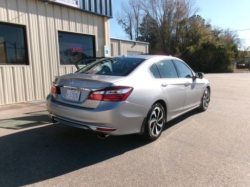 Used 2017 Honda Accord EX-L image 16