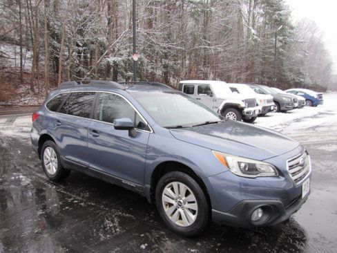 Used 2015 Subaru Outback 2.5i Premium image 16