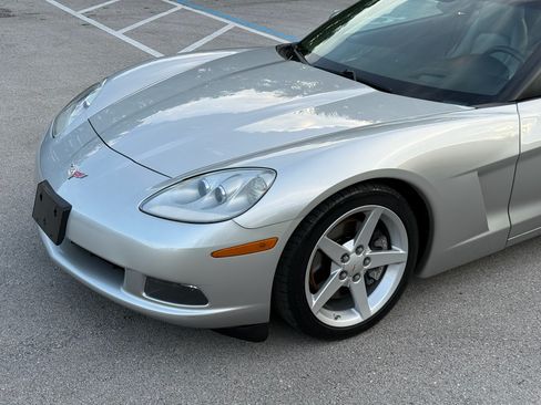 Used 2005 Chevrolet Corvette Coupe RWD image 22
