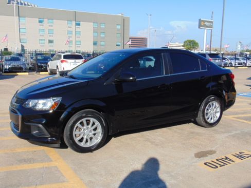 Used 2020 Chevrolet Sonic LT image 4