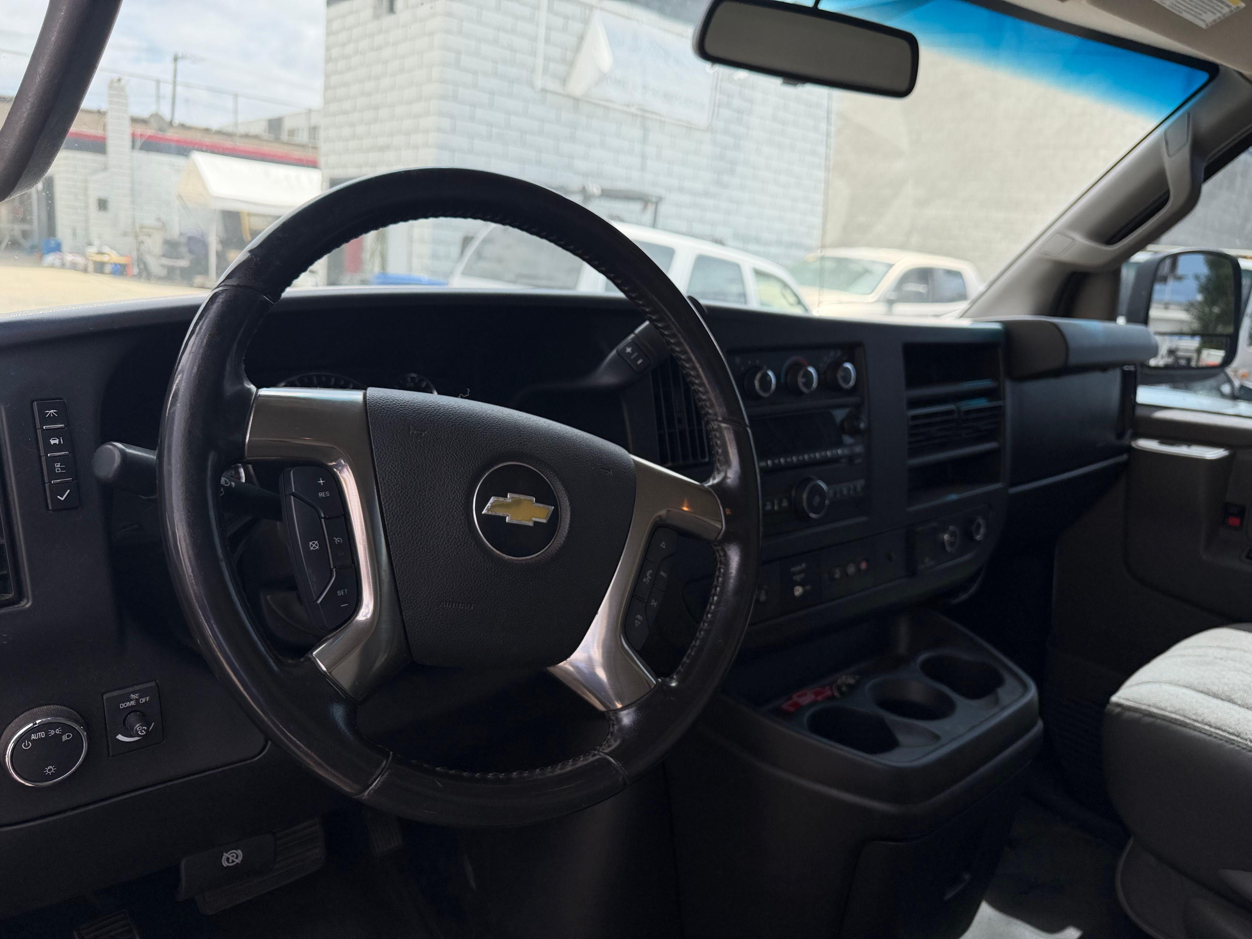 Used 2019 Chevrolet Express 3500 UNAVAIL RWD image 13