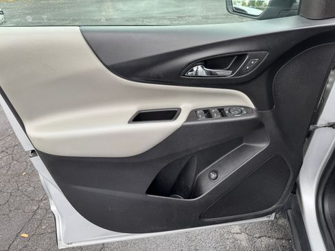 Used 2019 Chevrolet Equinox LT image 9