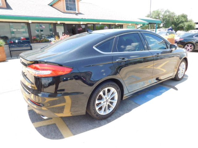 Used 2019 Ford Fusion SE FWD image 8