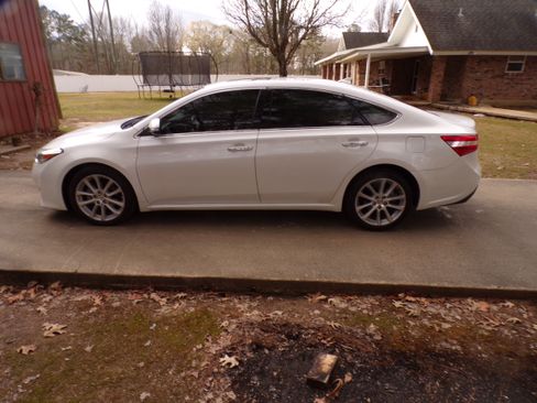 Used 2015 Toyota Avalon Limited image 8