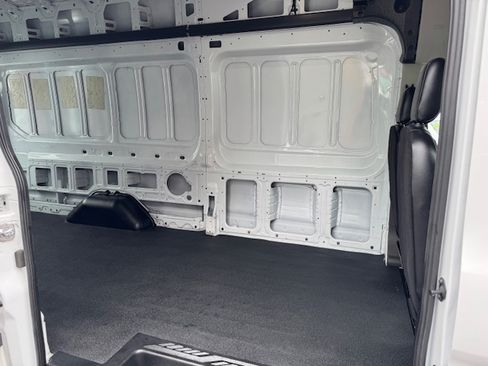 Used 2021 Ford Transit 250 image 4