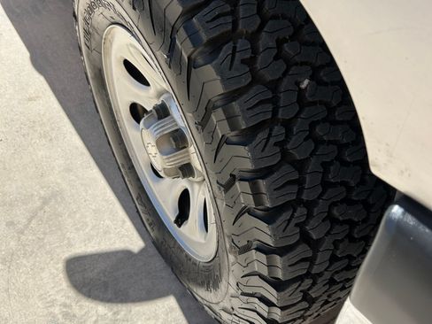 Used 2004 Chevrolet Silverado 1500 LS image 22