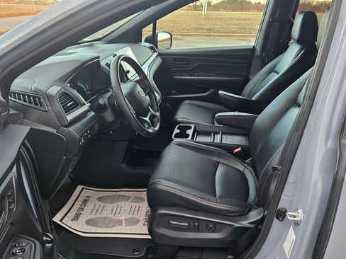 Used 2024 Honda Odyssey Sport image 10