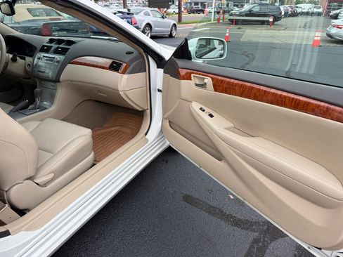 Used 2007 Toyota Solara SLE Convertible FWD image 16