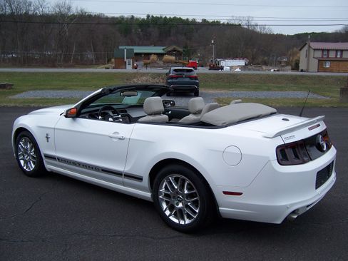 Used 2013 Ford Mustang Premium image 11
