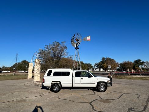 Used 1999 Dodge Ram 2500 Truck SLT image 10